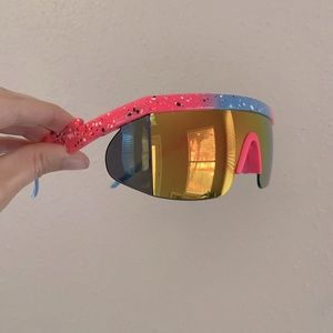 Shadyvue 80s/90s Style reflective sunglasses with carrier